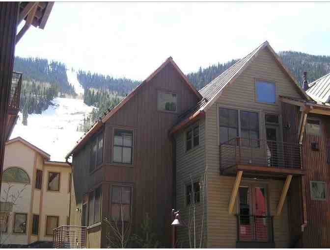 2 nights Telluride Vacation in a Luxury 3 bedroom Townhome close to lifts!