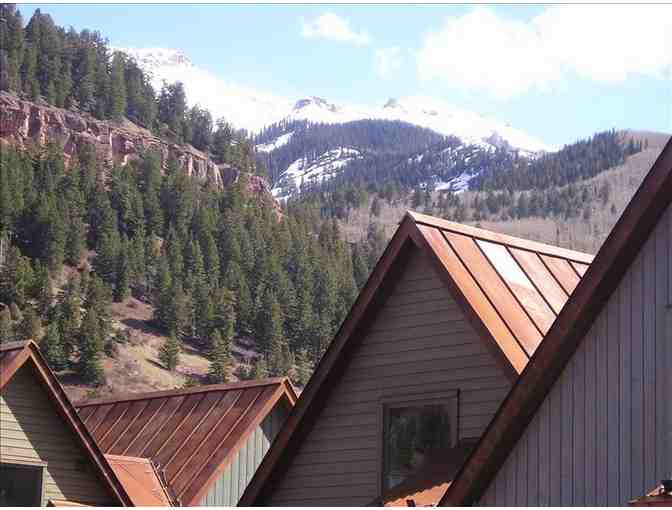 2 nights Telluride Vacation in a Luxury 3 bedroom Townhome close to lifts!
