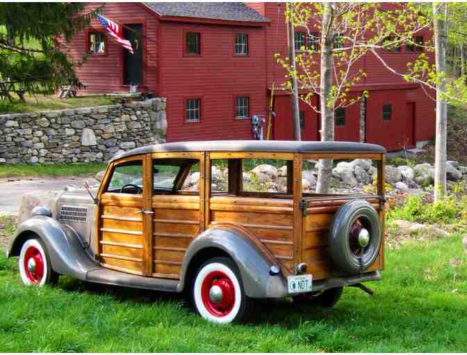 Treat Your Sweetie to a Sundae Experience!