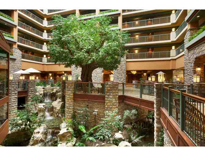 Chateau On The Lake Resort