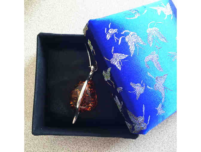 Baltic Amber Pendant and 18' Chain