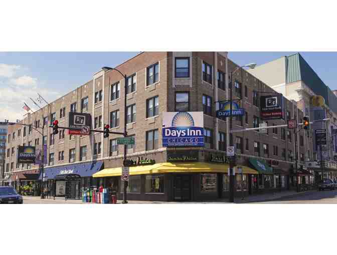 One Night Stay Days Inn Business Class Room and Four Downtown Chicago Walking Tour Passes