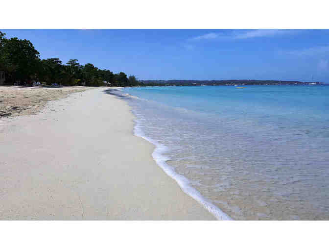CocolaPalm Seaside Resort 7-night vacation