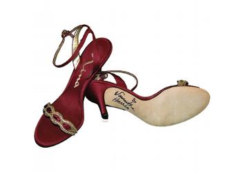 Samantha Harris' Nina