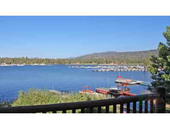 Lakefront vacation cabin in Big Bear with game room and pool table