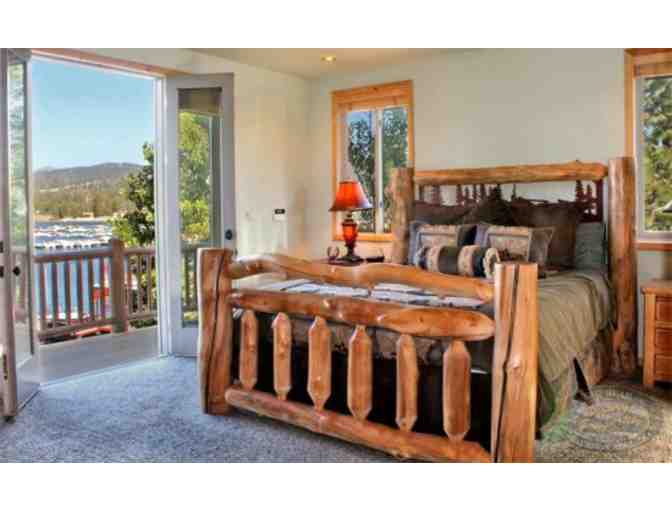 Lakefront vacation cabin in Big Bear with game room and pool table
