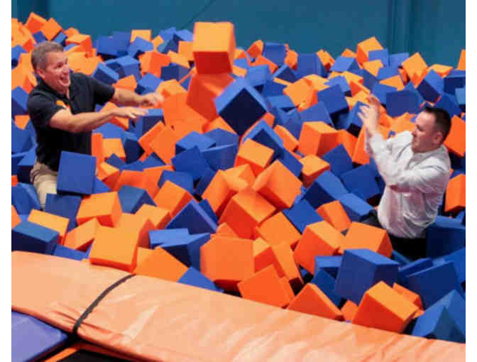 5 person 1 hour group reservation for Sky Zone indoor trampoline park