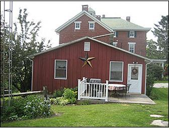 American as Apple Pie Guesthouse Stay