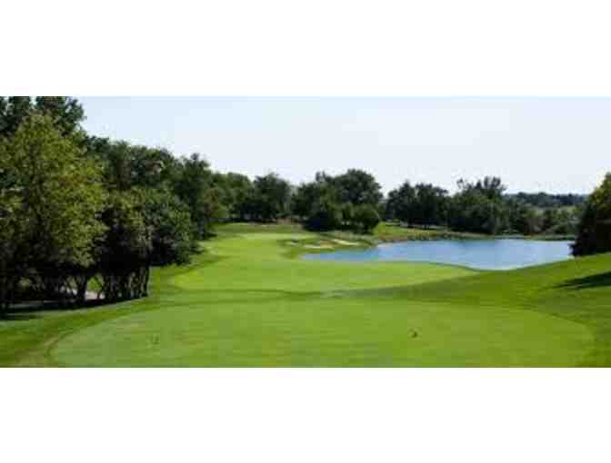 Golf Beautiful GlenOaks Country Club in Prospect Kentucky!