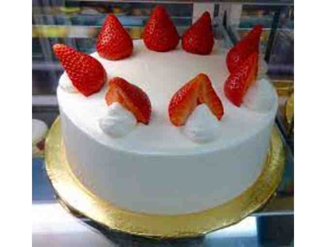 Angel Maid Bakery: Strawberry Cake (1 of 2)