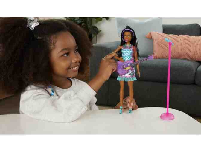 Barbie Big City, Big Dreams Brooklyn Doll with Music Feature