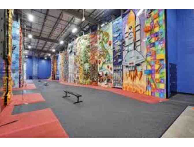 Climbzone: $200 Gift Card