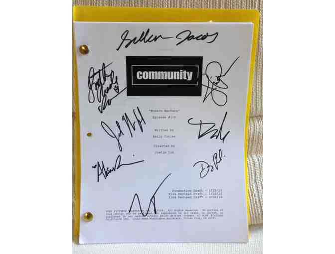 "Community" Script  - SIGNED BY THE CAST! - Photo 1
