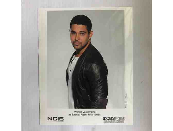 NCIS Script Signed by Entire Cast Plus SWAG