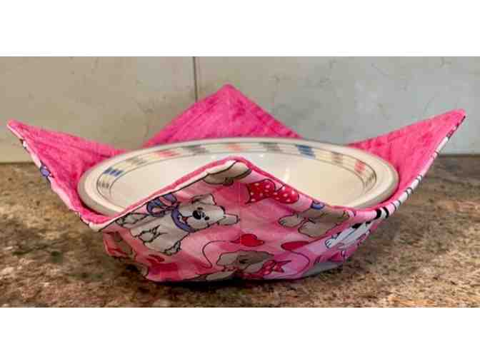 Microwave Bowl Cozy with dogs.