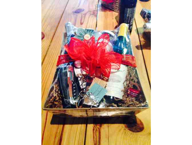 Holiday Gift Basket from The Wine Spot