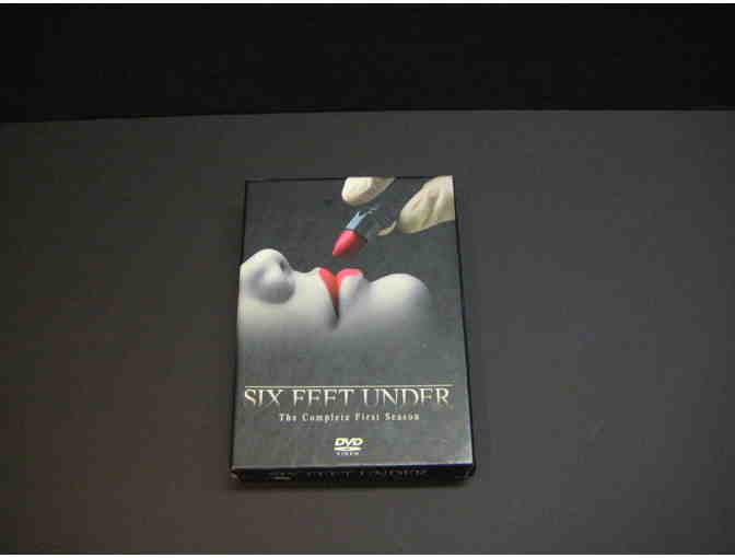 Six Feet Under: The Complete First Season (DVD Box Set)