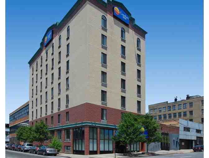 2 night stay at Comfort Inn Long Island City & Dinner for 2 at Crescent Grill Restaurant