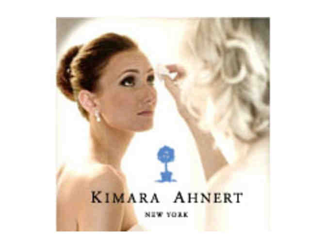 Makeup lesson at Kimara Ahnert