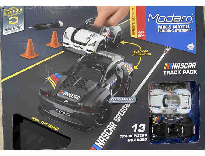 ThoughtFull Toys: Modarri Nascar Speedway Bundle