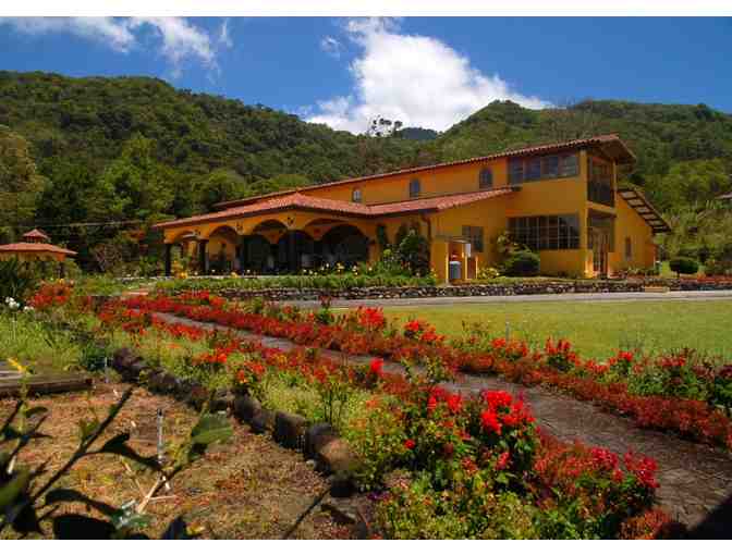 5 Nights for up to 3 rooms at the Los Establos Boutique Inn in Panama