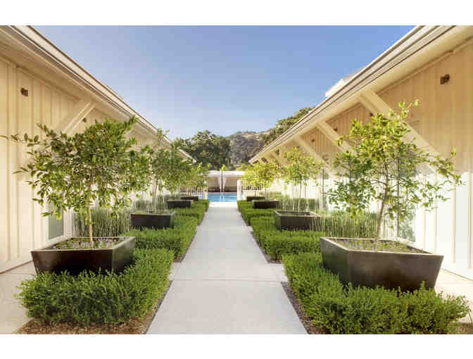 Incredible trip to Napa: Private plane, 2 night stay and 3 piece Ghurka luggage set