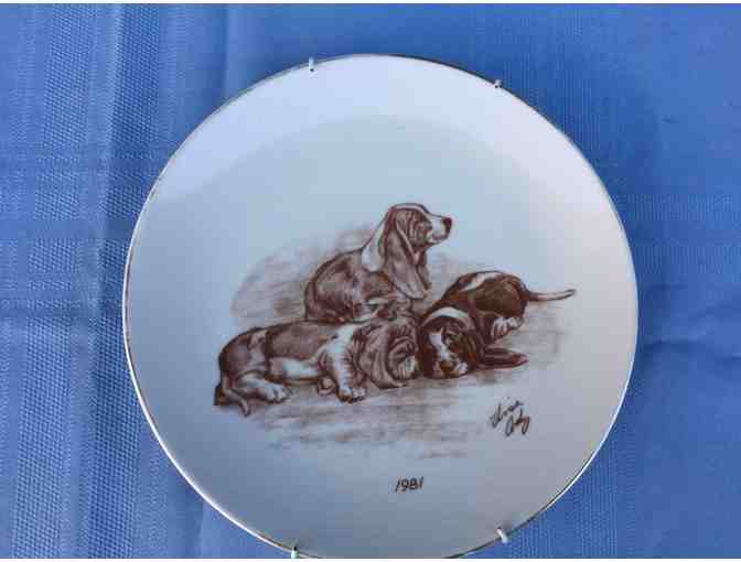 Highly Collectible Basset Hound Plate - Laurelwood 1981