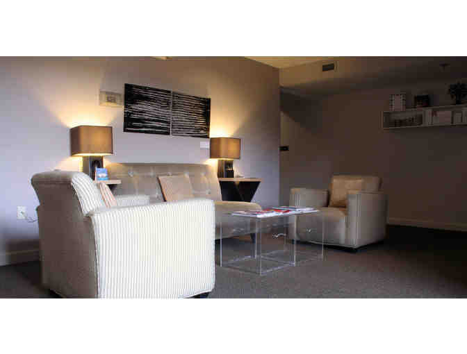 EO Inn and Spa - Orlando, FL. - A one-night stay in a Queen Size Room