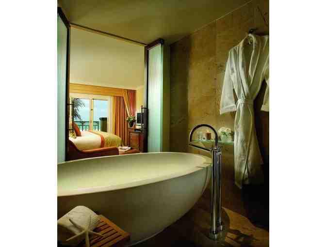 Luxury 5 Diamond Hotel Stay in New York or Palm Beach plus Exclusive Family Portrait