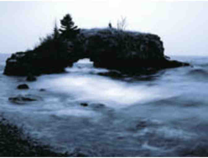 2 NIGHT STAY AT HOLLOW ROCK RESORT CABIN RENTAL and BREAKFAST AT ISLAND VIEW DINING ROOM