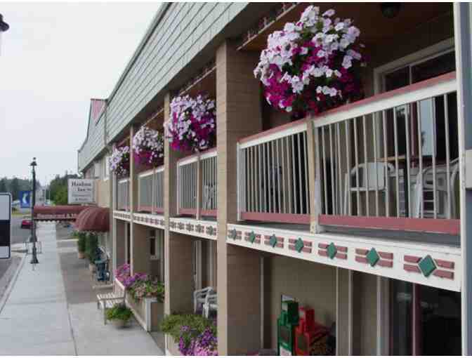 THE PIE PLACE/HARBOR INN 3 NIGHTS with BREAKFAST AND LUNCH