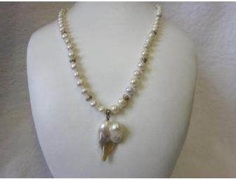 Blister Pearl Pendent Necklace with Silver beads