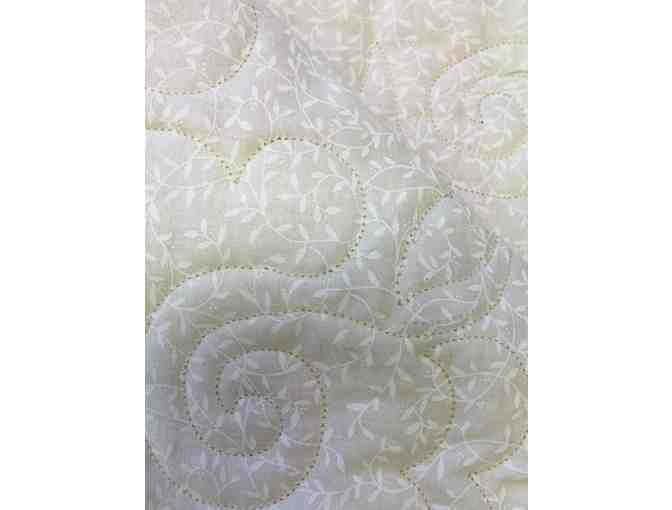 Hand-Made Quilt - Daisy Perfect