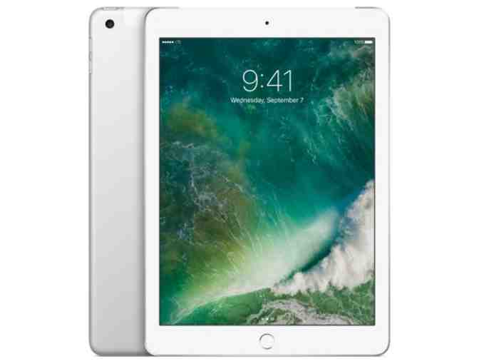 Apple iPad 32GB Wi-Fi - Silver - Photo 1