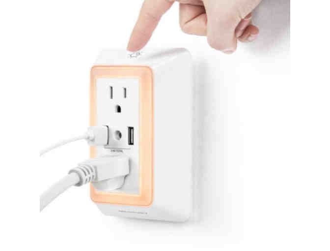 Power Glo Wall Plate with Nightlight and USB Outlets - Photo 1