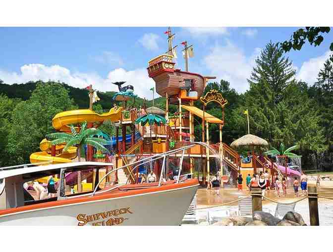 2 Admission Passes to Whale's Tale Waterpark - Lincoln NH - Photo 1