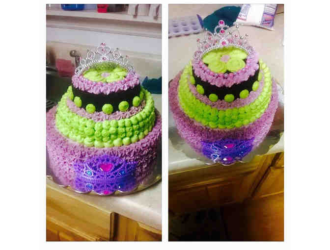 Tess Lee Snipes | 3 layer max decorated cake