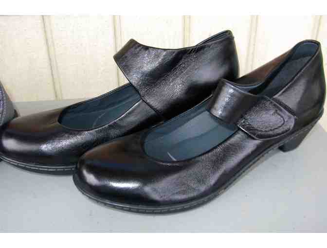 Dansko 'Bess' Shoes