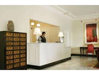 A Hotel for Travel Enthusiasts in SF - Hotel Carlton