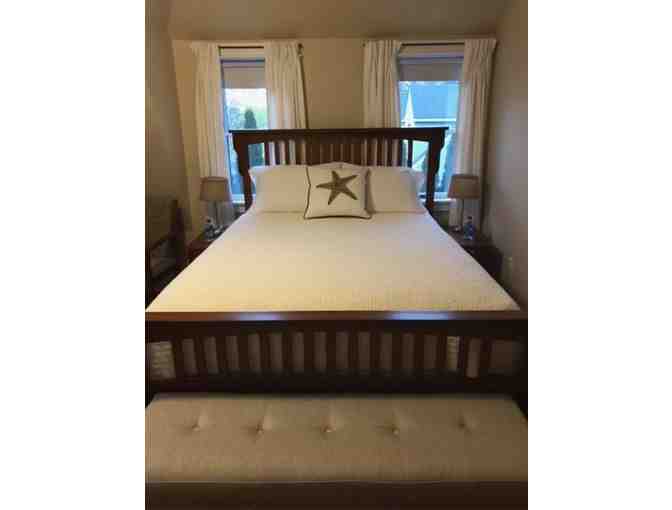 One night stay at the Elizabeth Rose House B&B