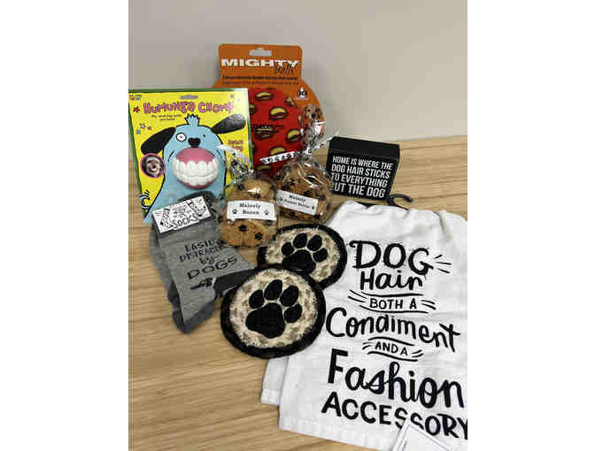Dog lovers gift set donated by Digs, Divots and Dogs
