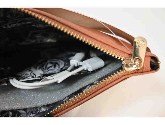 Adrienne Vittadini Designer Charging Wallet