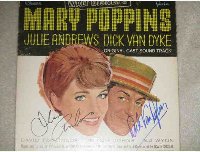 "Mary Poppins" album &amp; cover autographed by Julie Andrews and Dick Van Dyke - Photo 1