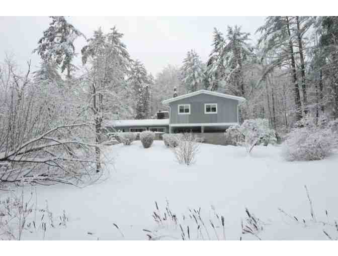 A Weekend in Woodstock! Mid-century Vacation Home