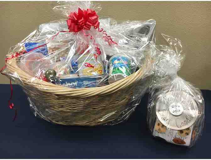 3A - Baking Basket with Personalized Cookie Jar