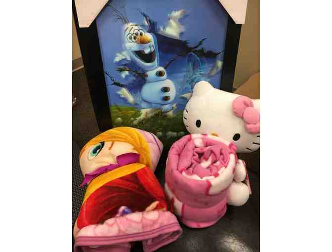 Frozen Art Frame, Disney Princess and Hello Kitty Blanket