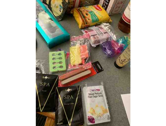 2A - Girls Night Out Basket