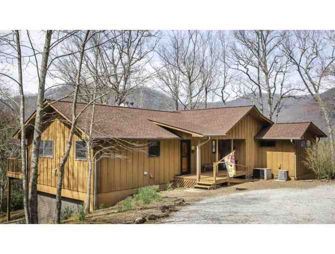 Hummingbird Heaven NC Mountain Cabin Seven (7) Night Stay