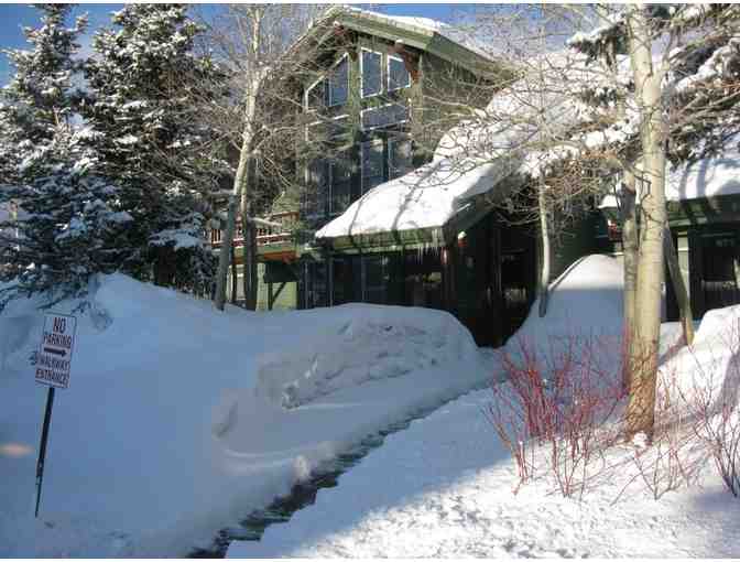 Mammoth Lakes Three Night Stay for 6 People