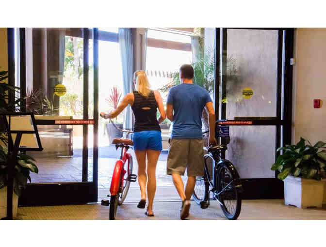 2 Nights at the Crowne Plaza Redondo Beach Plus Dinner at Bluewater Grill